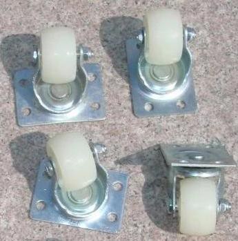 Smart automašīnu riteņu izsekošanas robots patrulē